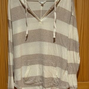 Market & Spruce V-Neck Striped Sweater in Cream and Tan